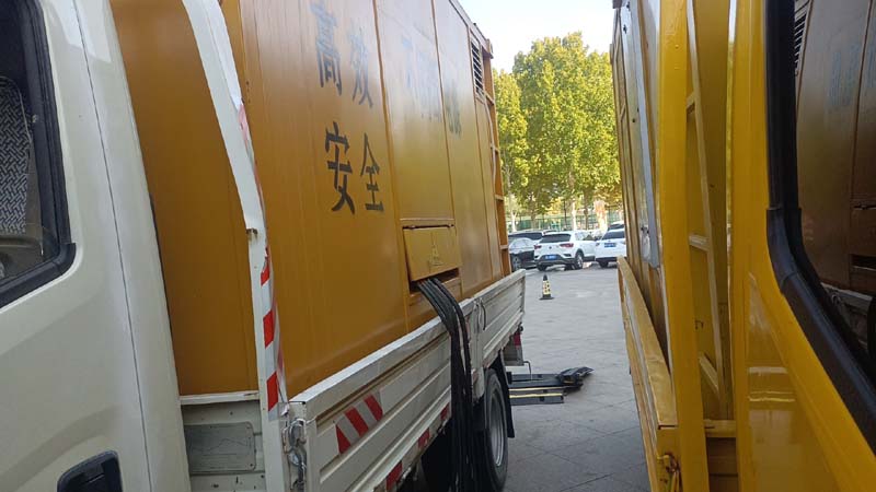 凤泉如何判断柴油发电机组和UPS电源的切换时间是否符合要求？